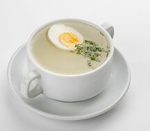 Бульон куриный с яйцом