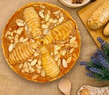 Миндальный с грушами и марципановым кремом большой
