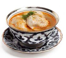 Манты с бульоном