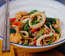 Лапша в устричном соусе с морепродуктами