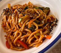 Лапша в кисло-сладком соусе с морепродуктами