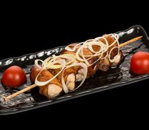 Шашлычки куриные в беконе