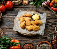 Куриные наггетсы с соусом