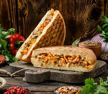 Шаурма со свининой в лепешке