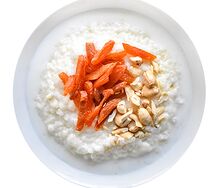 Рисовая каша с курагой и кешью