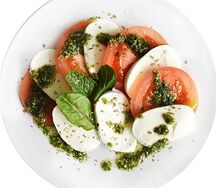 Моцарелла с томатами