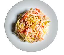 Салат из капусты с маринованным имбирем