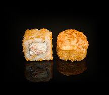 Запеченный ролл с лососем и снежным крабом