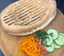 Донар в лепешке c свининой