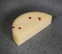 Качотта с розовым перцем