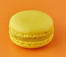 Макарон Банан