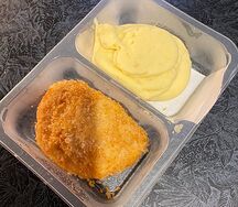 Кордон блю с картофельным пюре