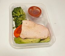 Куриная грудка с овощами гриль