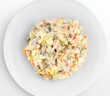 Оливье с колбасой