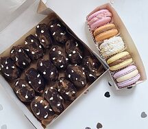 Набор комбо №6 Пирожное Картошка и ассорти макарунов