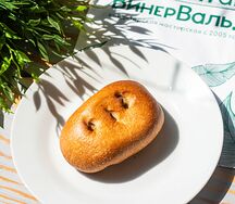 Пирожок печеный с картофелем и опятами