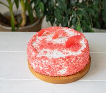 Торт Сырно-клубничный кей