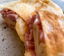 Блинчик с ветчиной и сыром