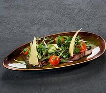 Салат из рукколы и говядины