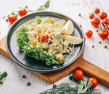 Цезарь с курицей