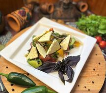 Салат Овощной с брынзой и зеленой аджикой