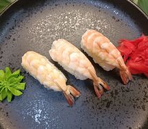 Суши с креветкой