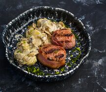 Медальоны из свинины