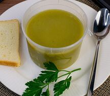 Крем-суп из брокколи с сухариками пшеничными