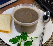 Крем-суп из шампиньонов с сухариками пшеничными