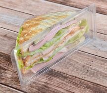 Сэндвич с вареной колбасой