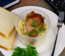 Курочка запеченная с макаронами