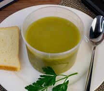 Крем-суп из брокколи с сухариками пшеничными