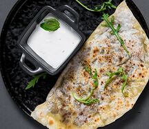 Кутаб с пряной зеленью