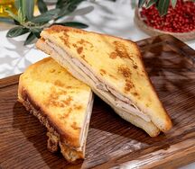 Французский тост с курицей и сыром