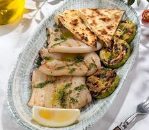 Кальмар на гриле с кабачками