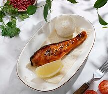 Стейк из семги с рисом