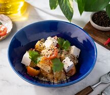 Салат из баклажанов, чери с сыром Фета