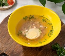 Бульон куриный с яйцом