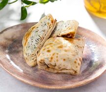 Блины с адыгейским сыром и сметаной