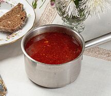 Борщ с говяжьей грудинкой, со сметаной