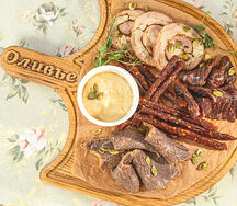 Ассорти мясных закусок собственной рецептуры