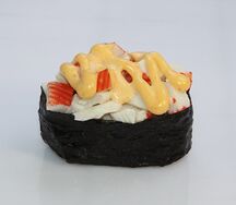 Гункан с крабом