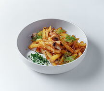 Жареный картофель с грибами и луком