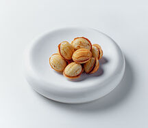 Орешки с вареной сгущенкой и арахисом