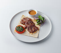 Медальоны Филе-миньон с перечным соусом