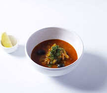 Мясная солянка с копчёностями