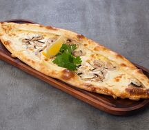 Пиде с шампиньонами и сыром