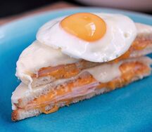 Бутерброд Крок-мадам