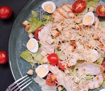 Цезарь с курицей