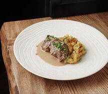 Говяжьи щечки с картофельным крокетом
